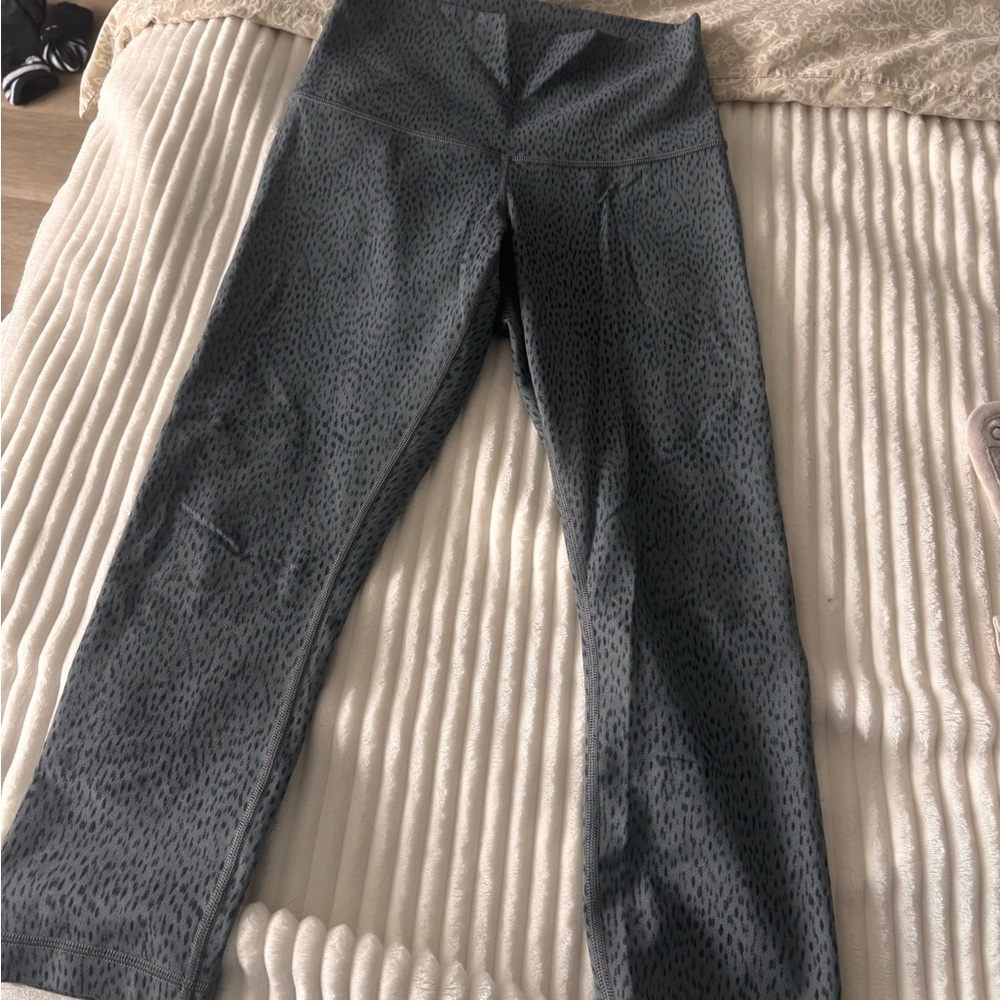 Lululemon Wonder Under 6